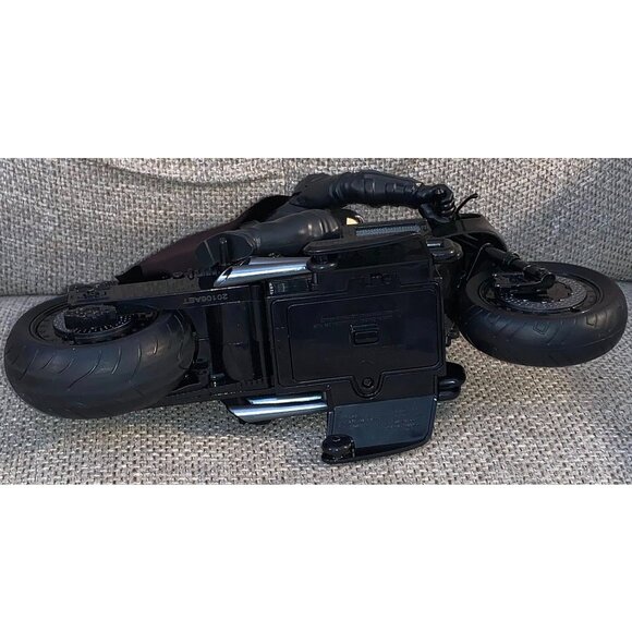 The Batman Movie BATCYCLE 1:10 Scale RC w/ Working Headlight **NO REMOTE** - Picture 4 of 5